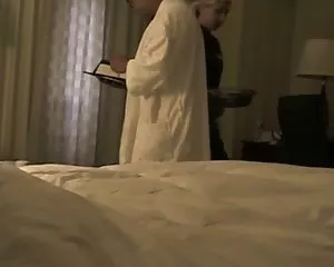 Zimmerservice zweite ...