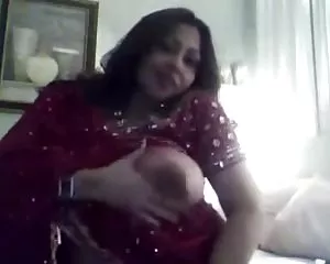 Hot indian girl zeig ...