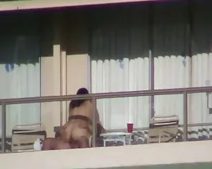 Ausspioniert nachbar ...