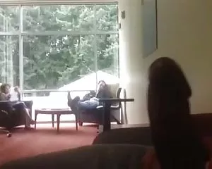 Dick flashing mädche ...