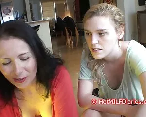 Mami zeigt, wie es r ...