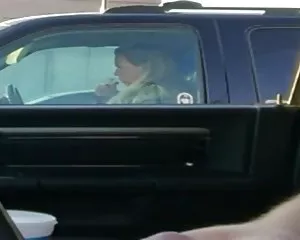 Dickflash - frau, wi ...