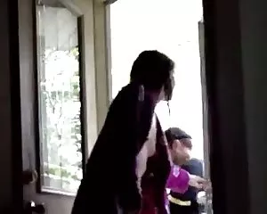 Pizza wagt alte frau ...