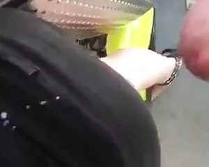 Cumming auf ihrer 4! ...