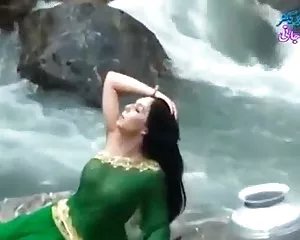 Desi mädchen im durc ...